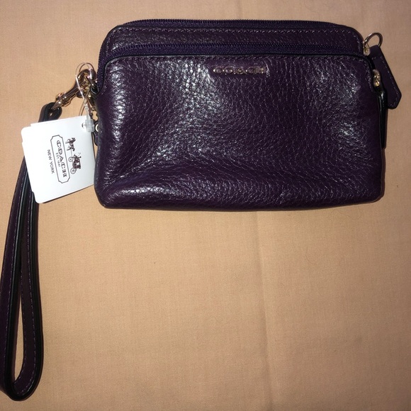 Coach Purple wristlet 💜 - Picture 1 of 7